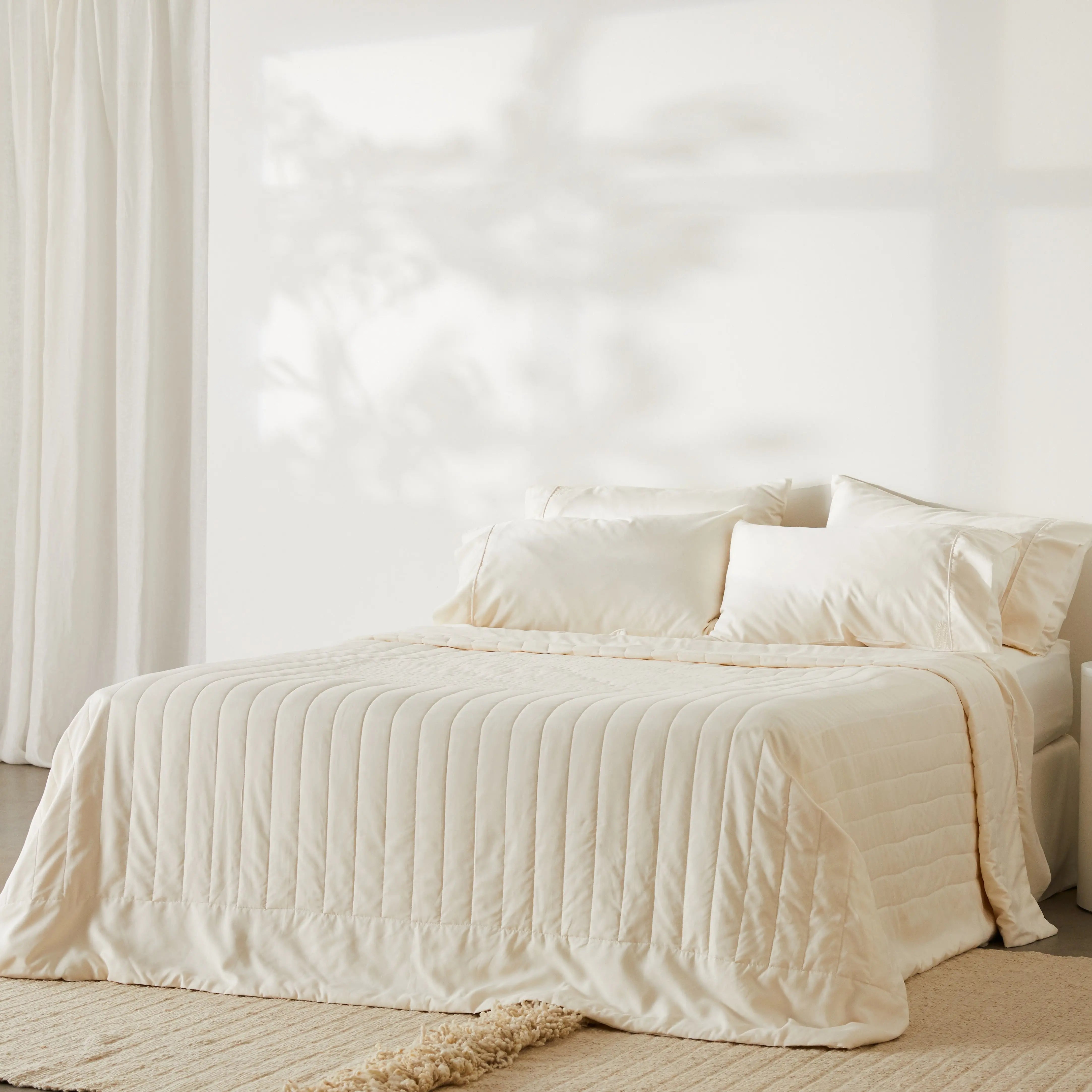 Your Guide To The Best Cooling Bed Sheets For Summer | ettitude