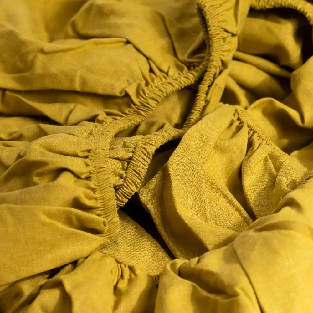 Microplastics in Synthetic Fabrics: What You Need to Know about Skin Risks