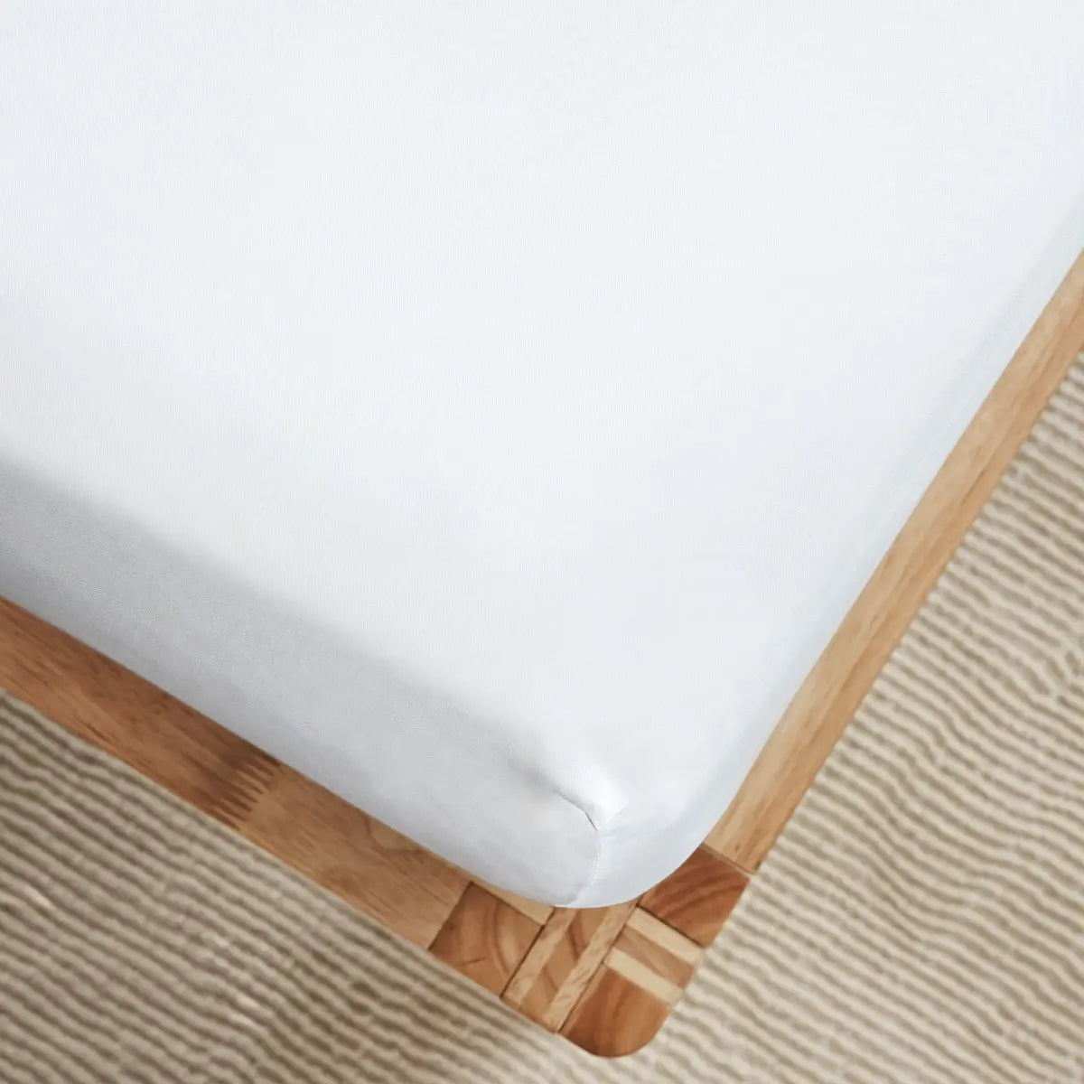 Airy CleanBamboo® Sateen+ Fitted Sheet ettitude