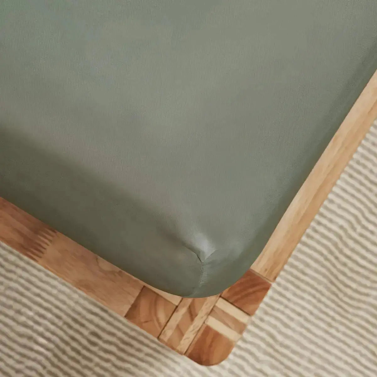 Airy CleanBamboo® Sateen+ Fitted Sheet ettitude