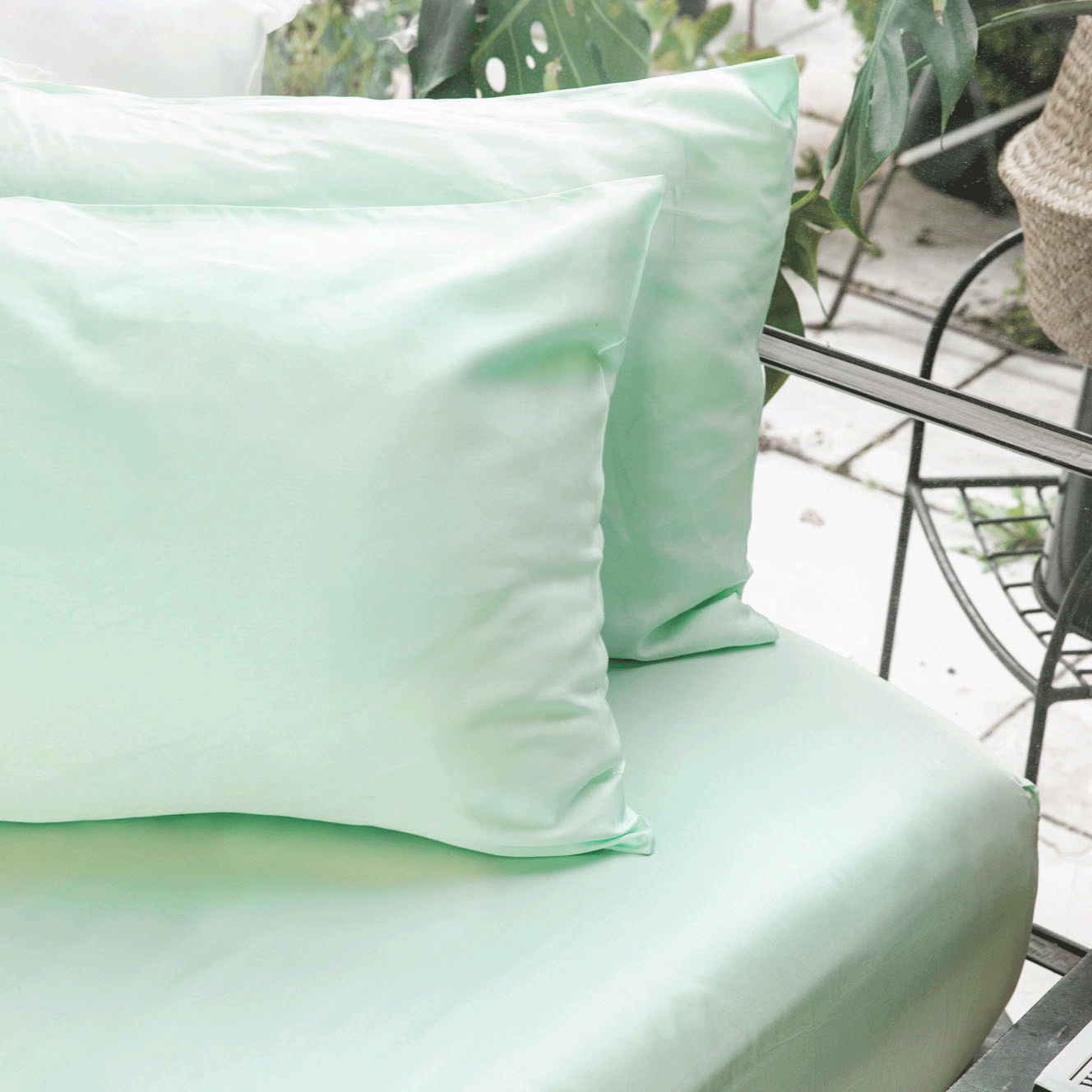 Paradise Green | Signature Sateen Fitted Sheet Made with 100% Organic Bamboo #Color_paradisegreen