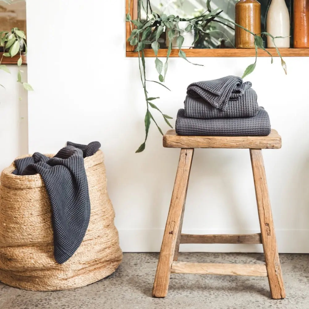 Bamboo VS Linen Bed Sheets ettitude